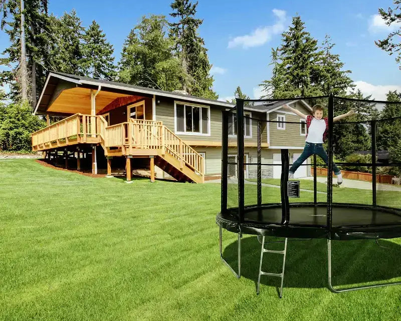 427_Akrobat_Orbit_Regualr_Trampoline_boy_jumping