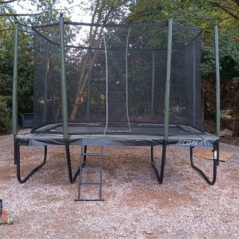 ACON_13HD_in_garden_with_trees_in_the_background