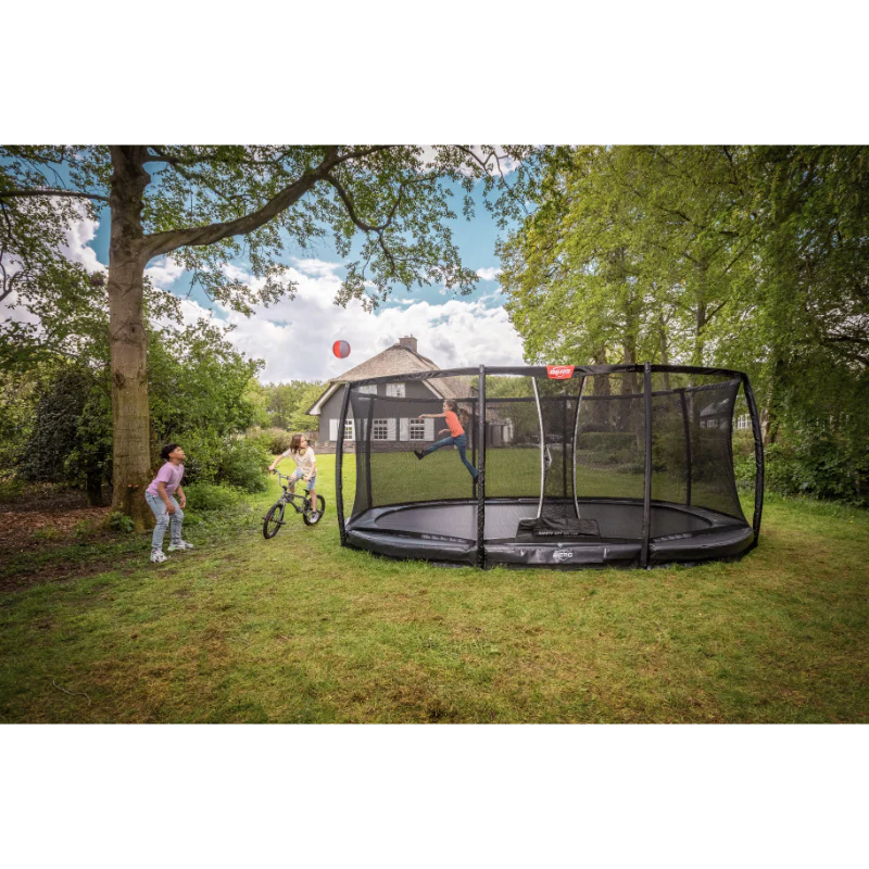 BERG_Grand_Champion_InGround_Trampoline_family_garden