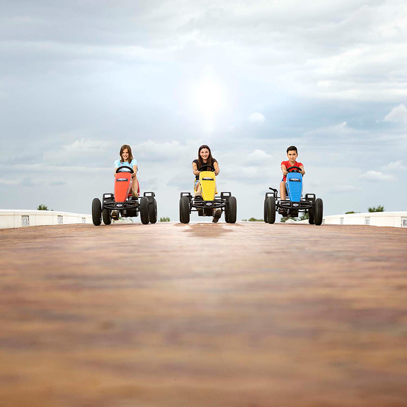 BERG_Super_Go_Kart_friends_outside_front