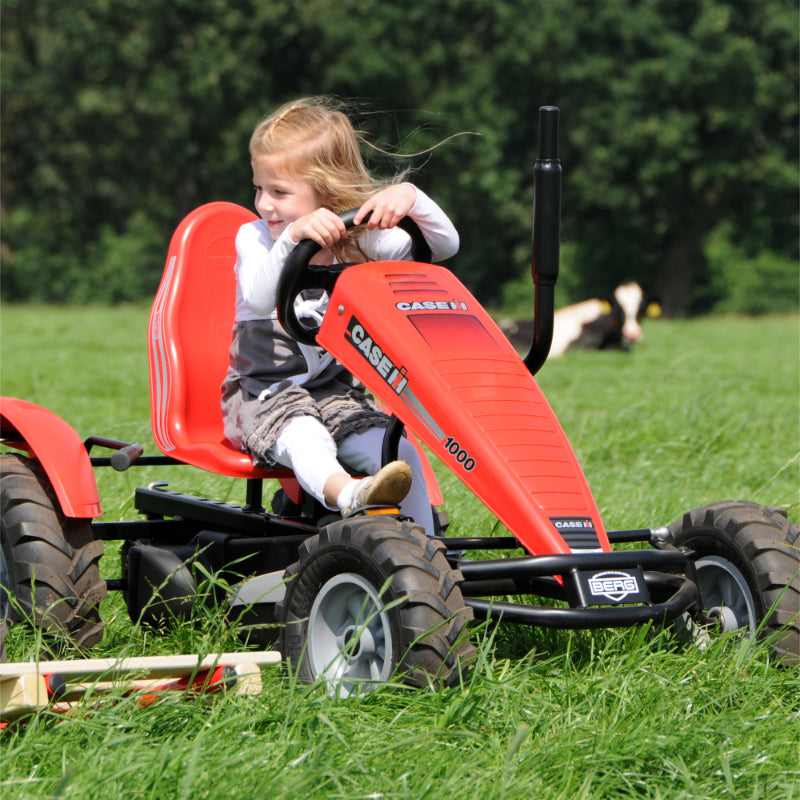 Case_IH_Go_Kart_BFR_3_BERG_girl_front_view