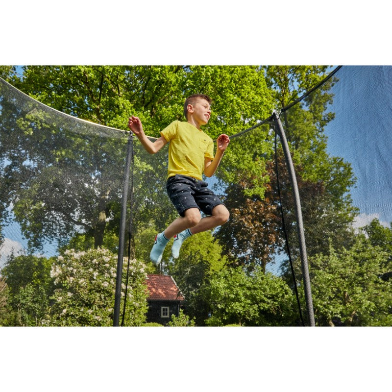 Comfort_Regular_Salta_Trampoline_boy_jumping