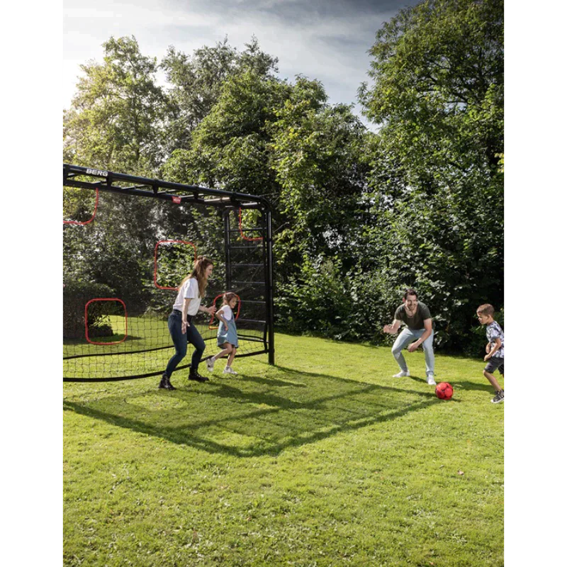 Play_base_large_boxing_bag_family_playing