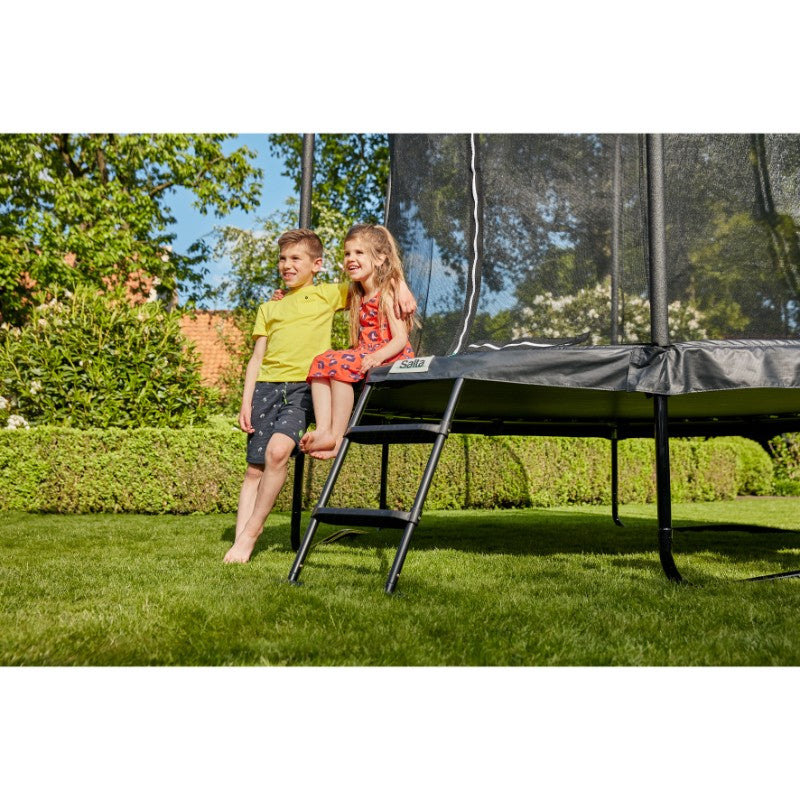 Salta_Comfort_12x8ft_Regular_Trampoline_family_time