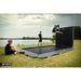 Ultim_Elite_BERG_500_Flatgroung_friends_outside_with_aerow_wall