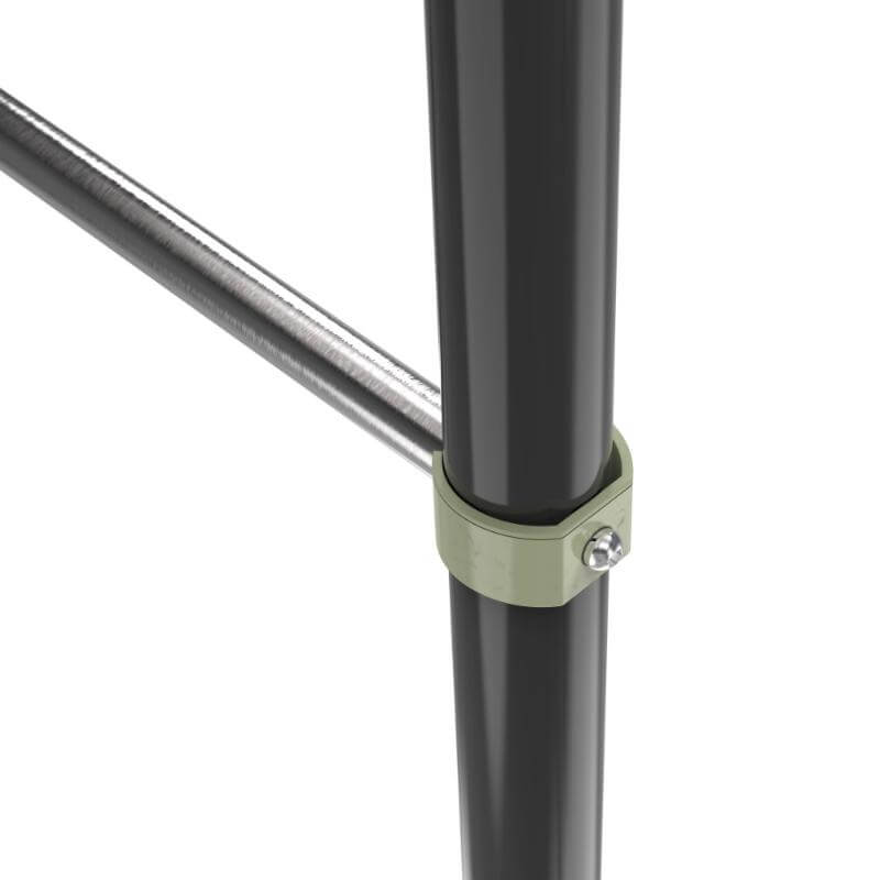 close-up-of-exit-ivy-double-tumble-bar-metal-clamp-and-horizontal-bar