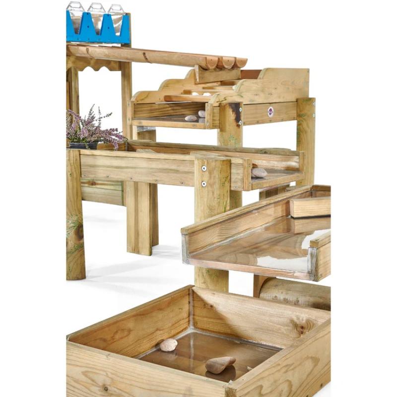 close-up-of-premium-water-run-lower-trays-clear-channels-and-end-collection-basin