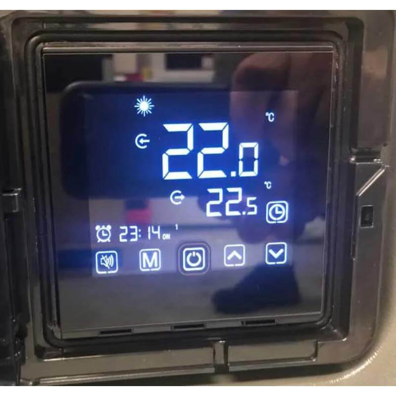 close-up-of-thermotec-eco-inverter-digital-temperature-display-panel