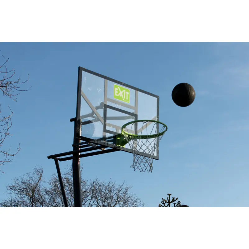 lifestyle-shot-height-adjustable-basketball-backboard-with-hoop