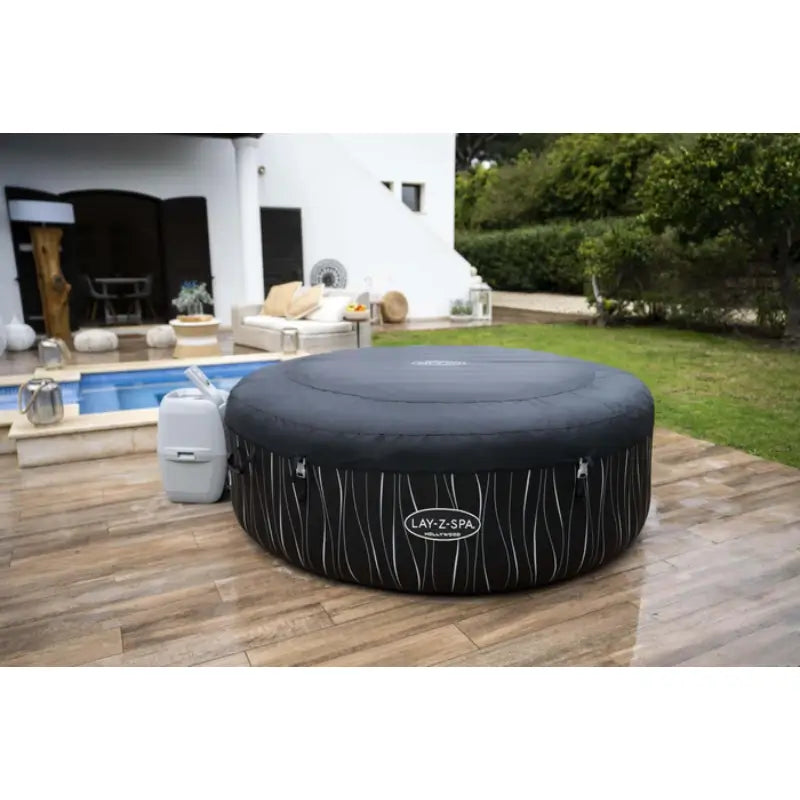 lay-z-spa-hollywood-hot-tub-with-cover-securely-fitted-on-top