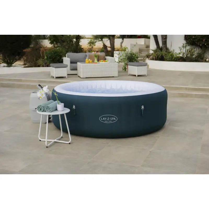 front-view-of-lay-z-spa-inflatable-hot-tub-for-6-people-green