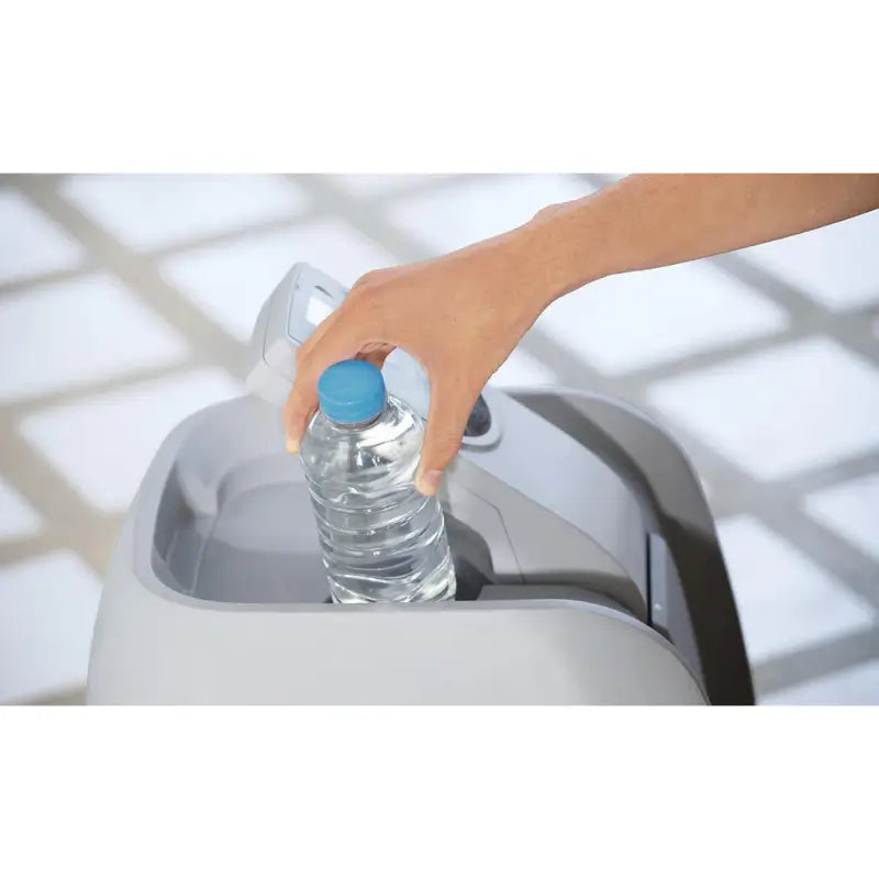 lazy-spa-helsinki-set-up-bottle-holder-on-top-of-pump