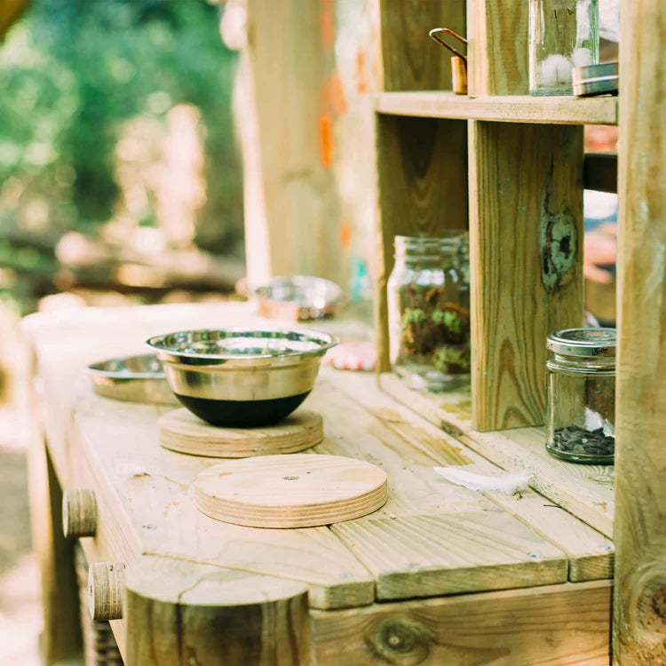 plum-discovery-mud-pie-kitchen-counter-detail