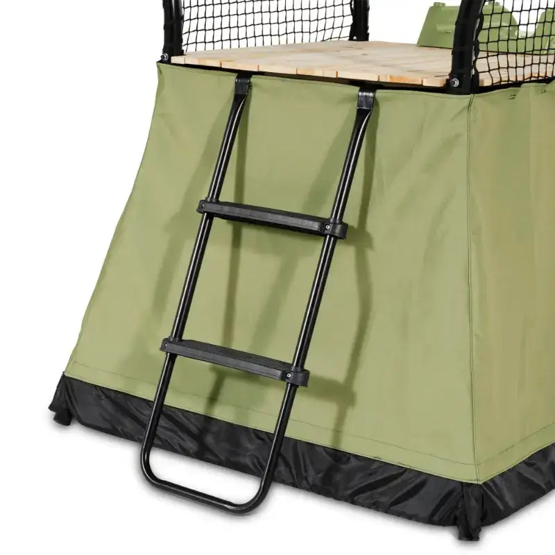 steps-detail-on-the-back-of-exit-ivy-kids-playset