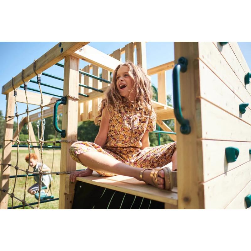 wooden-climbing-cube-with-swing-xl-girl-sitting-on-platform-lifestyle